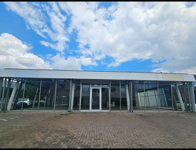 1,842M² SHOWROOM TO LET IN BRUMA